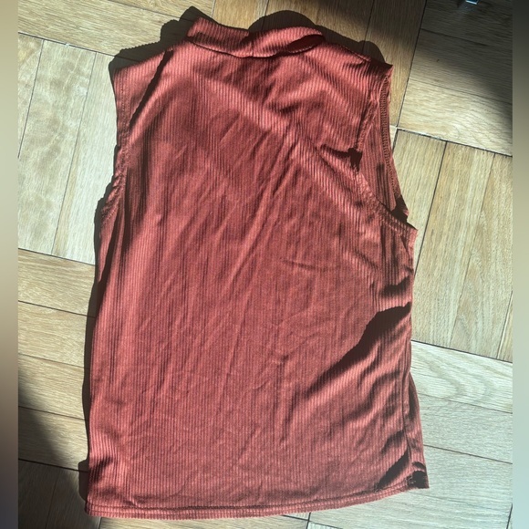Tops - Terracotta mockneck ribbed tank